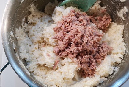 Фото шага рецепта Рис с тунцом 190628 шаг 6  