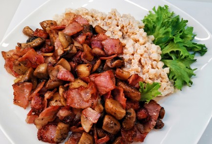 Фото шага рецепта Рис ширатаки с шампиньонами и беконом 176201 шаг 11  