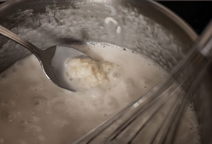 Фото шага рецепта Рисовая каша с клубникой и семенами чиа 139537 шаг 4  