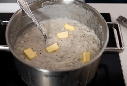 Фото шага рецепта Рисовая каша с клубникой и семенами чиа 139537 шаг 5  