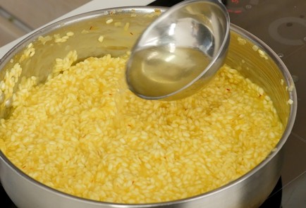 Фото шага рецепта Ризотто алла миланезе 92782 шаг 10  