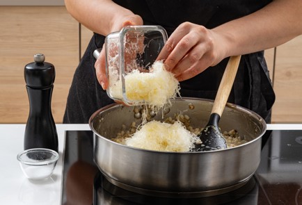 Фото шага рецепта Ризотто из перловки с грибами 175702 шаг 11  