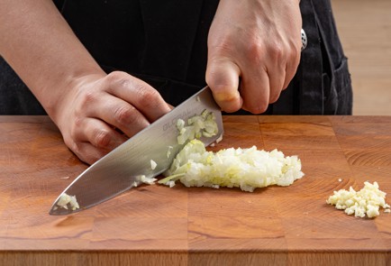 Фото шага рецепта Ризотто из перловки с грибами 175702 шаг 3  