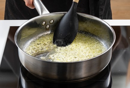 Фото шага рецепта Ризотто из перловки с грибами 175702 шаг 5  