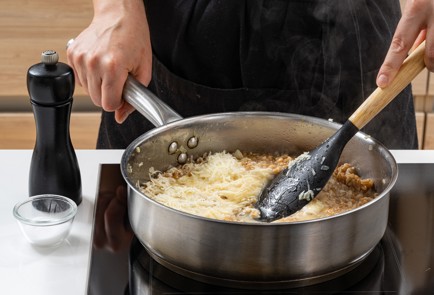 Фото шага рецепта Ризотто из полбы с куриными сердечками 175703 шаг 10  