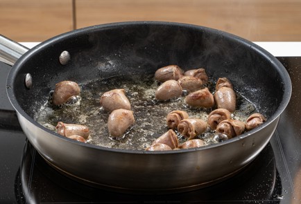 Фото шага рецепта Ризотто из полбы с куриными сердечками 175703 шаг 4  