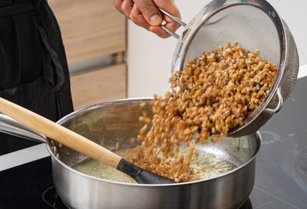 Фото шага рецепта Ризотто из полбы с куриными сердечками 175703 шаг 7  