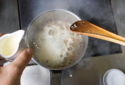 Фото шага рецепта Ризотто покорсикански с морским чертом 30405 шаг 3