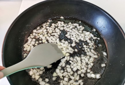 Фото шага рецепта Ризотто с лисичками и сметаной 140024 шаг 9  