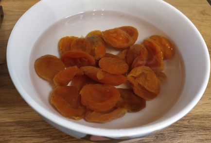 Фото шага рецепта Рогалики из песочного теста с курагой 189136 шаг 6  