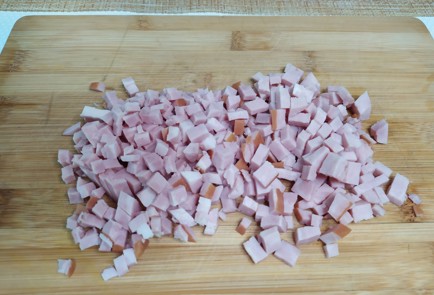 Фото шага рецепта Ролл из лаваша с ветчиной и сыром 190147 шаг 1  