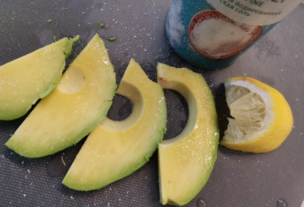 Фото шага рецепта Ролл с креветкой 190248 шаг 4  