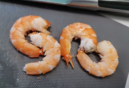 Фото шага рецепта Ролл с креветкой 190248 шаг 5  