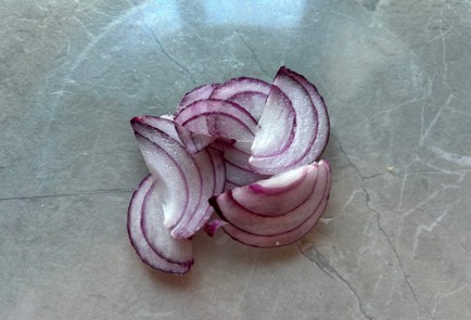 Фото шага рецепта Ролл с салатными листьями 186556 шаг 5  