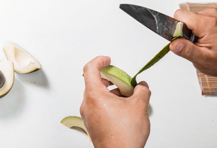 Фото шага рецепта Роллы Калифорния с крабом 46522 шаг 4