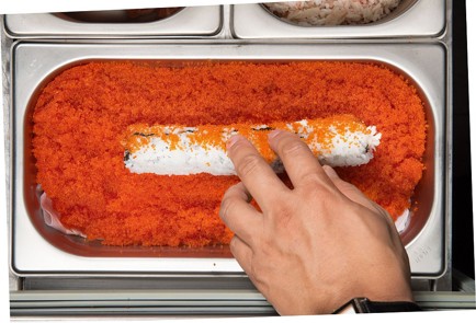 Фото шага рецепта Роллы Калифорния с крабом 46522 шаг 7