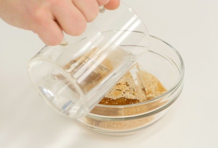 Фото шага рецепта Ромовая баба 93523 шаг 1  