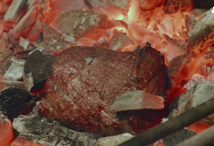 Фото шага рецепта Ростбиф на мангале 189105 шаг 10  