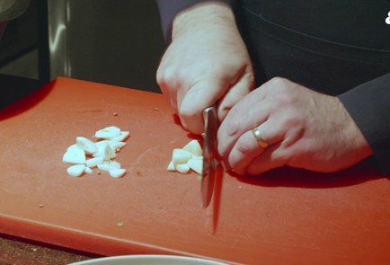 Фото шага рецепта Ростбиф на мангале 189105 шаг 6  