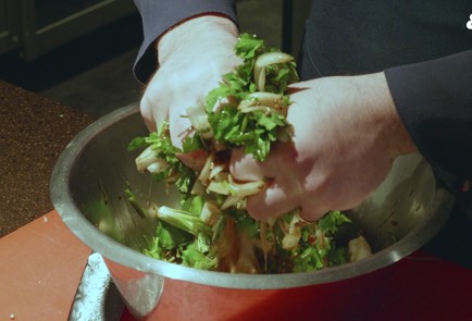 Фото шага рецепта Ростбиф на мангале 189105 шаг 7  