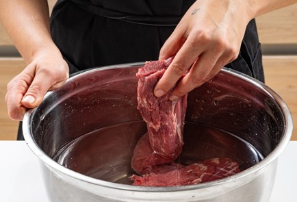 Фото шага рецепта Ростбиф из говядины сувид 187093 шаг 3  