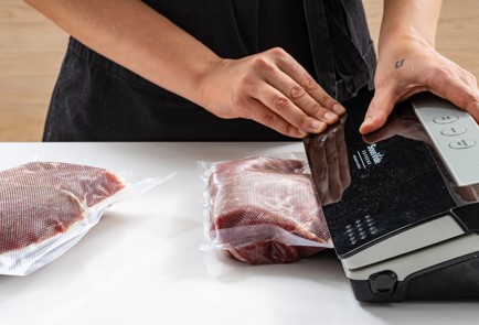 Фото шага рецепта Ростбиф из говядины сувид 187093 шаг 5  