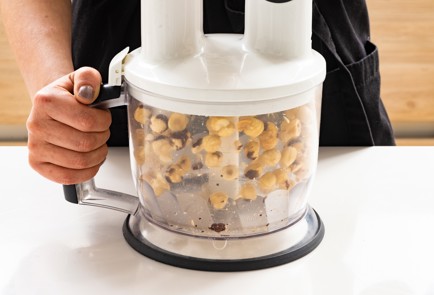 Фото шага рецепта Рождественские ореховые печенья по рецепту Джейми Оливера 151802 шаг 2  