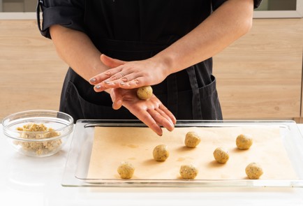 Фото шага рецепта Рождественские ореховые печенья по рецепту Джейми Оливера 151802 шаг 4  