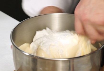 Фото шага рецепта Рождественское полено без муки 137966 шаг 2  