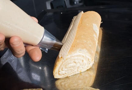 Фото шага рецепта Рождественское полено 47449 шаг 7