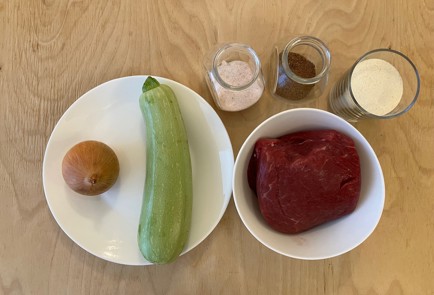 Фото шага рецепта Рубленые бифштексы запеченные в духовке 173873 шаг 1  