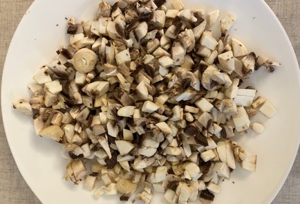 Фото шага рецепта Рубленые бифштексы с грибами и зеленью 189989 шаг 6  