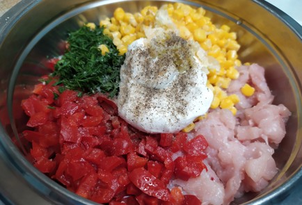 Фото шага рецепта Рубленые котлеты из куриной грудки 190734 шаг 6  