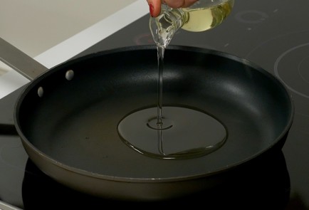 Фото шага рецепта Рубленые куриные котлеты 140899 шаг 6  