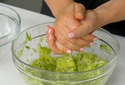 Фото шага рецепта Рулет из кабачков 151242 шаг 4  