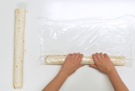 Фото шага рецепта Рулет из лаваша 140133 шаг 8  