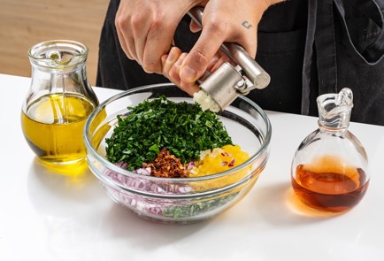 Фото шага рецепта Рулет из свинины сувид с петрушкой 187091 шаг 12