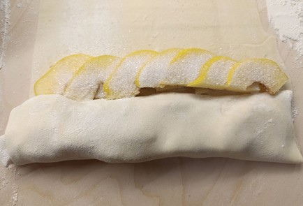 Фото шага рецепта Рулет с айвой 191009 шаг 5  