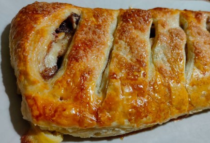 Фото шага рецепта Рулет с грушей корицей и шоколадом 191088 шаг 19  