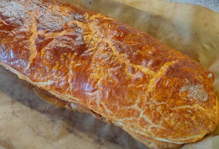 Фото шага рецепта Рулет с луком сыром и яйцом 189425 шаг 18  