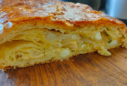 Фото шага рецепта Рулет с луком сыром и яйцом 189425 шаг 19  