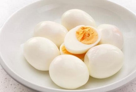 Фото шага рецепта Рулет с луком сыром и яйцом 189425 шаг 8  