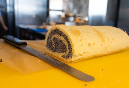 Фото шага рецепта Рулет с маком и маскарпоне 138598 шаг 11