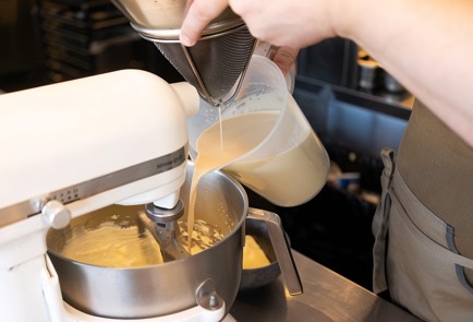 Фото шага рецепта Рулет с маком и маскарпоне 138598 шаг 6