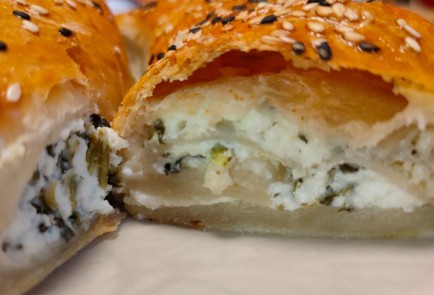 Фото шага рецепта Рулет с творогом и шпинатом 188885 шаг 16  