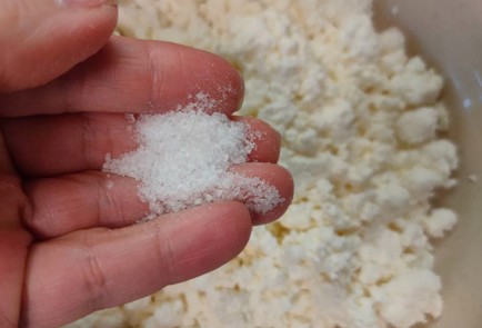 Фото шага рецепта Рулет с творогом и шпинатом 188885 шаг 2  