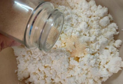 Фото шага рецепта Рулет с творогом и шпинатом 188885 шаг 3  