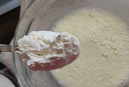 Фото шага рецепта Рулет с творожнояблочной начинкой 175090 шаг 10  