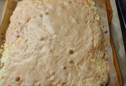 Фото шага рецепта Рулет с творожнояблочной начинкой 175090 шаг 18  