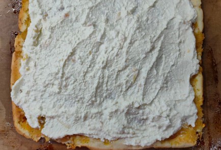 Фото шага рецепта Рулет с творожнояблочной начинкой 175090 шаг 23  